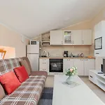 Appartement Beeindruckendes Mit Panoramablick, Pool, Privatparkplatz, Grill *