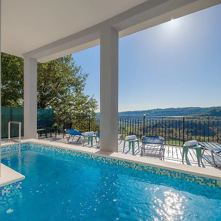 Beeindruckendes Mit Panoramablick, Pool, Privatparkplatz, Grill * 帕津