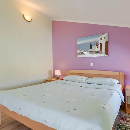 Beeindruckendes Mit Panoramablick, Pool, Privatparkplatz, Grill * Pazin