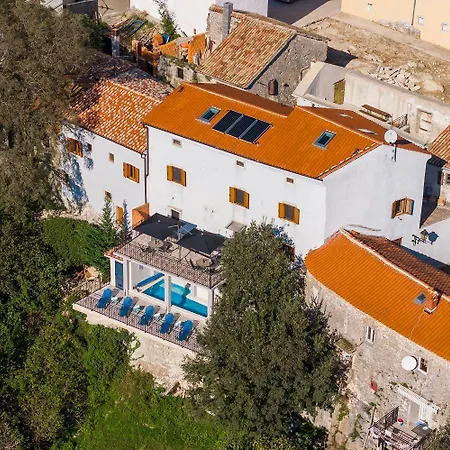 Beeindruckendes Mit Panoramablick, Pool, Privatparkplatz, Grill شقة