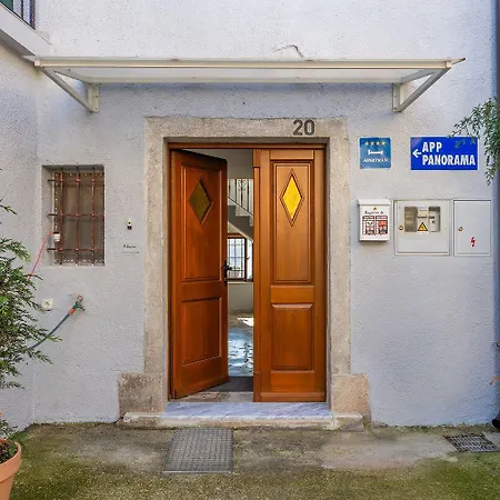 Beeindruckendes Mit Panoramablick, Pool, Privatparkplatz, Grill